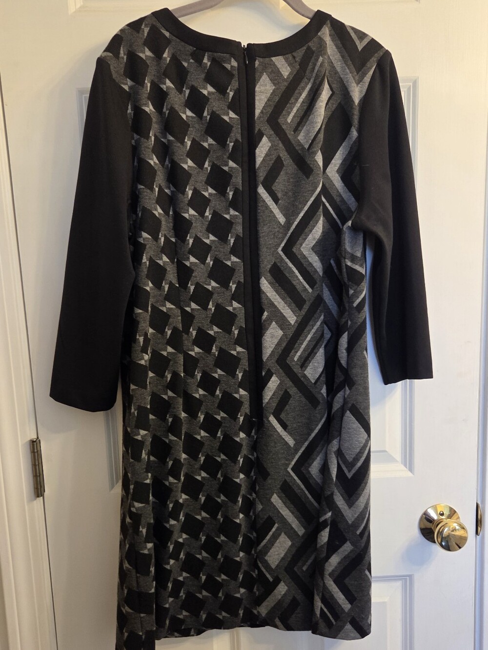 Black & Gray Geometric Pattern Shift Dress